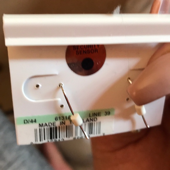 Primavera earring! - Picture 2 of 2